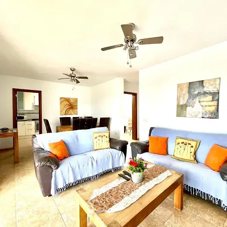 Encantadora Villa Con Piscina Privada, Wifi, A/C, Bbq, Playa Blanca Villa *