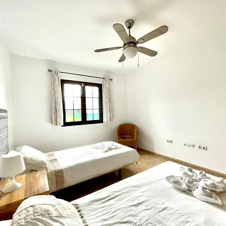 Villa Encantadora Villa Con Piscina Privada, Wifi, A/C, Bbq, Playa Blanca *