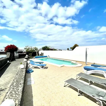 Encantadora Villa Con Piscina Privada, Wifi, A/C, Bbq, Playa Blanca