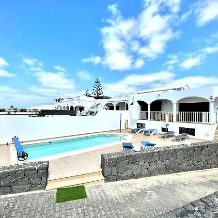 Encantadora Villa Con Piscina Privada, Wifi, A/C, Bbq, Playa Blanca فيلة بلايا بلانكا